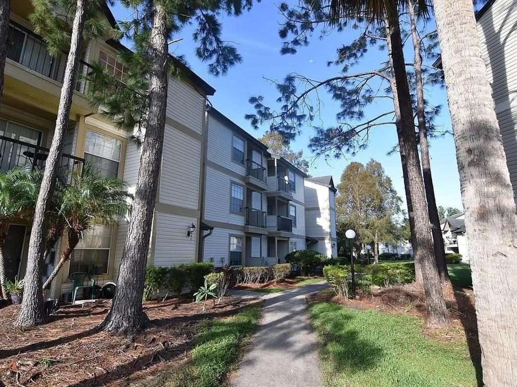 1908 LAKE ATRIUMS CIRCLE UNIT 15