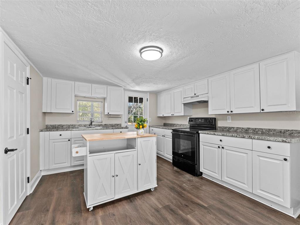3622 E MOHAWK AVENUE, TAMPA, FL — photo 5 of 19