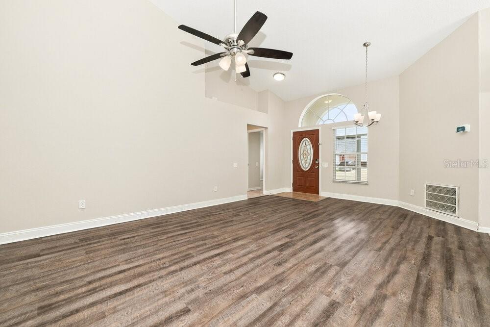 215 ISLAND WATER WAY, APOLLO BEACH, FL — photo 4 of 16