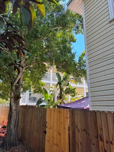 717 DARTMOOR STREET N, ST PETERSBURG, FL — photo 4 of 17