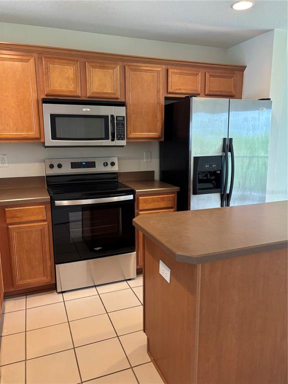551 VINCINDA CREST WAY, TAMPA, FL — photo 2 of 17