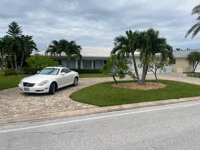 601 64TH AVENUE, ST PETE BEACH, FL — photo 2 of 24