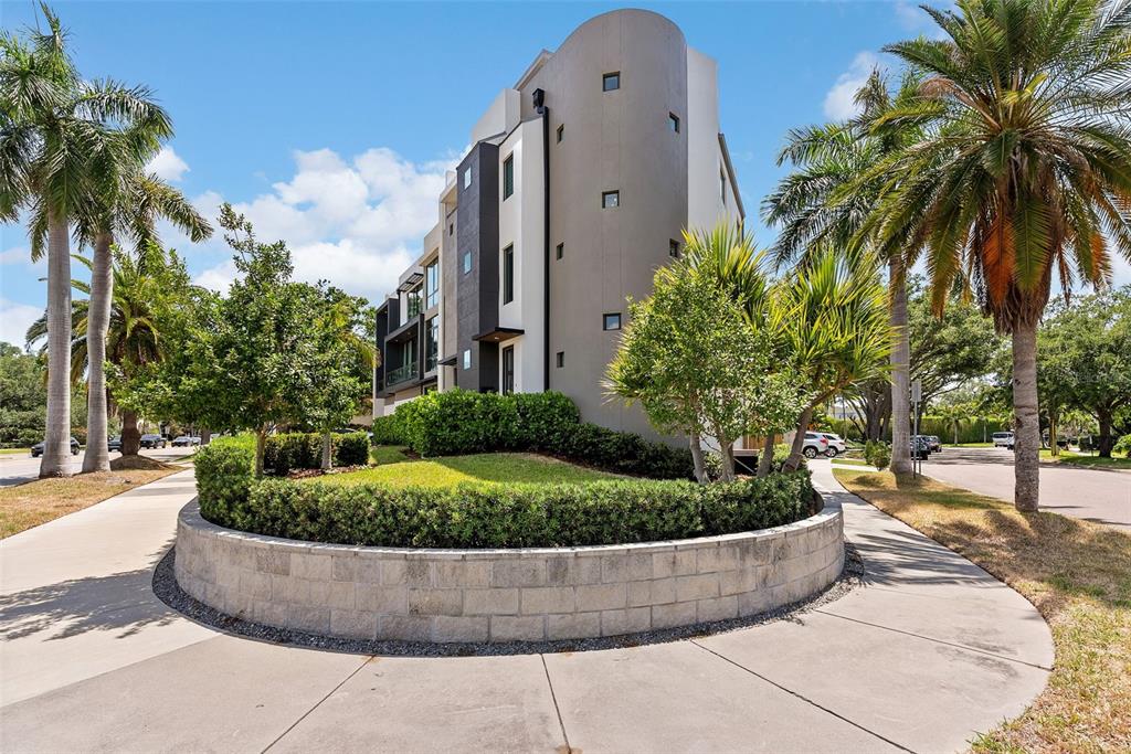 92 W DAVIS BOULEVARD, TAMPA, FL — photo 3 of 30