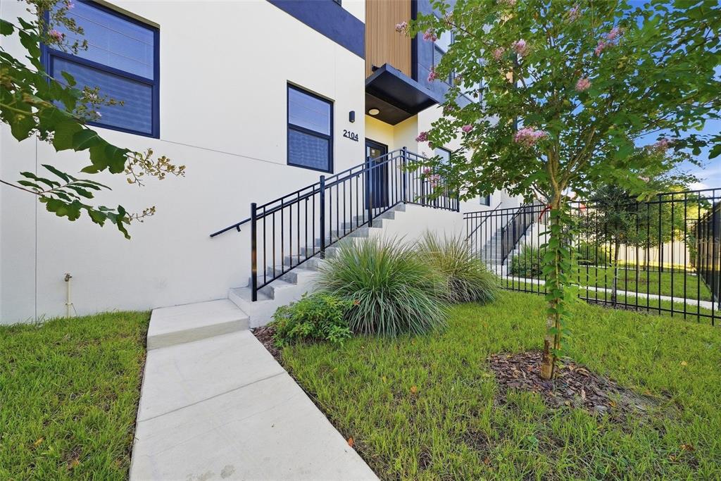 2104 4TH STREET S UNIT 3, ST PETERSBURG, FL — photo 3 of 54