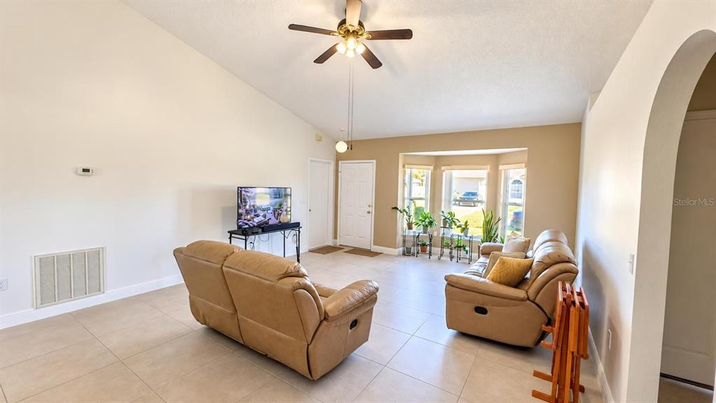 148 DORCHESTER COURT, KISSIMMEE, FL — photo 4 of 26