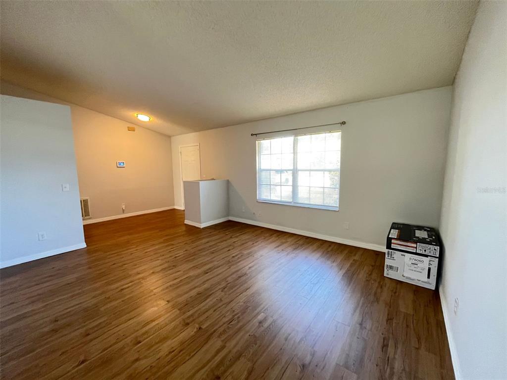 1098 W SEAGATE DRIVE, DELTONA, FL — photo 5 of 41