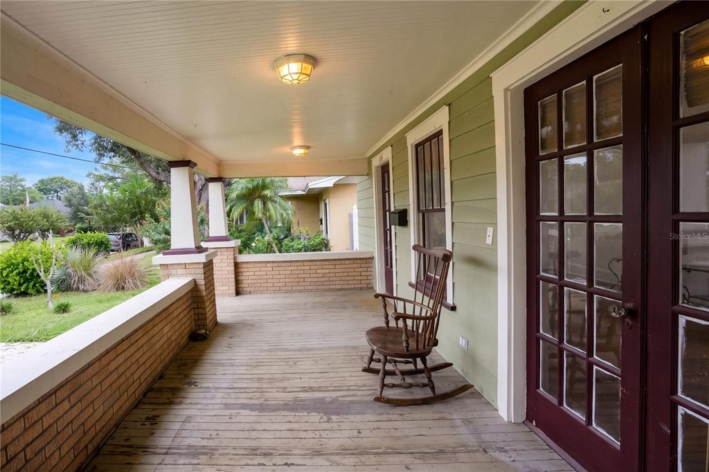 1330 21ST AVE N, ST PETERSBURG, FL — photo 4 of 20
