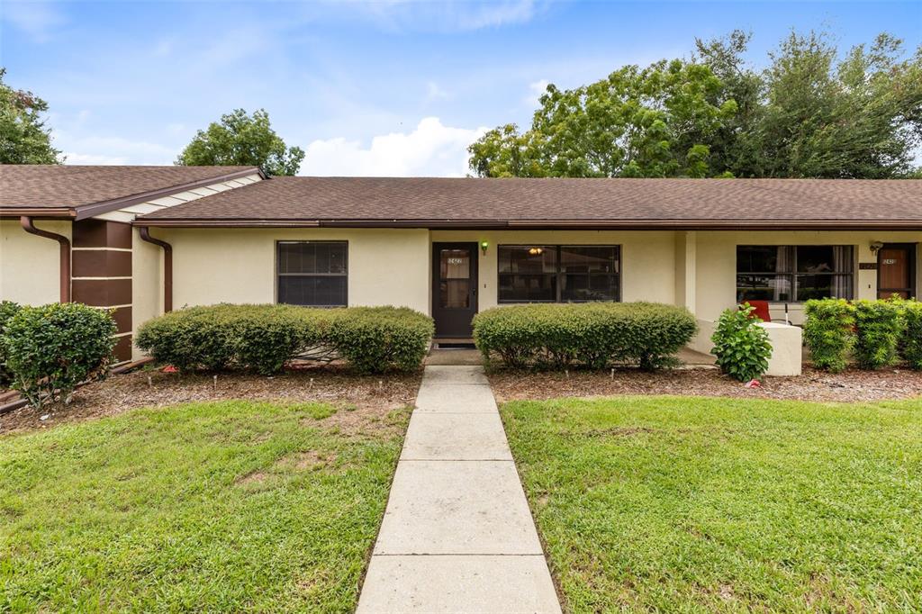 12422 CLUBHOUSE COURT, TAVARES, FL — photo 2 of 30