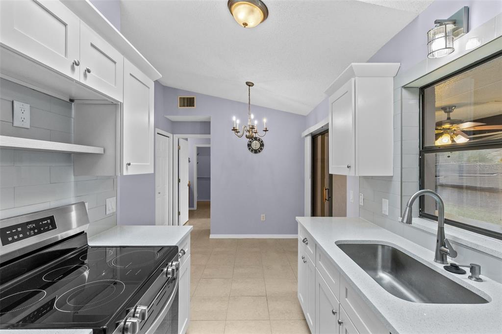12422 CLUBHOUSE COURT, TAVARES, FL — photo 3 of 30