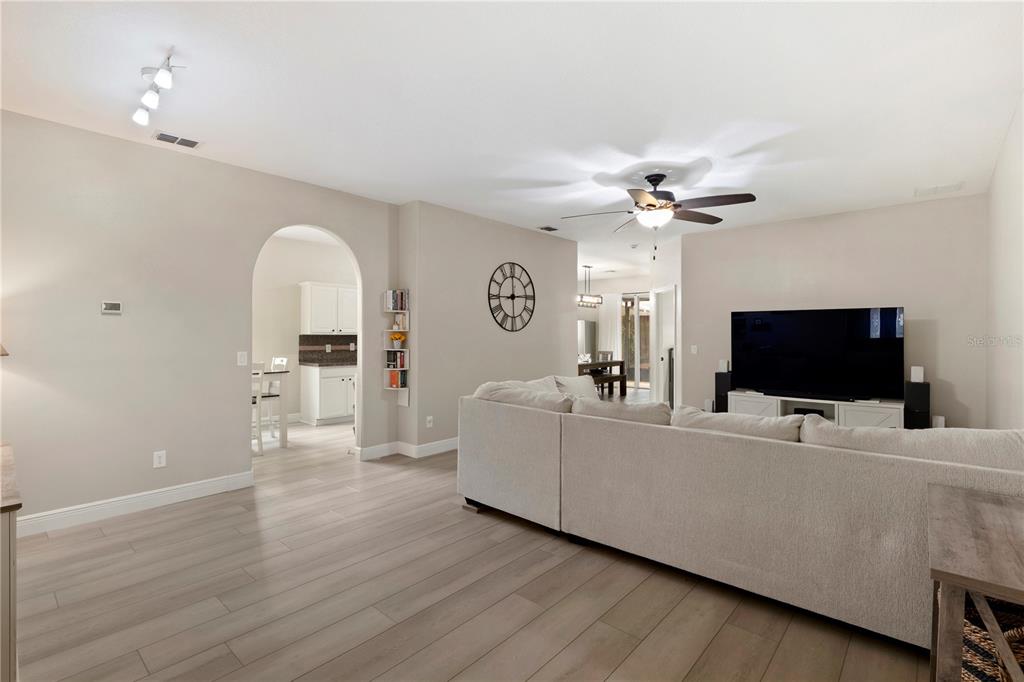 10227 ANDOVER POINT CIRCLE, ORLANDO, FL — photo 3 of 15