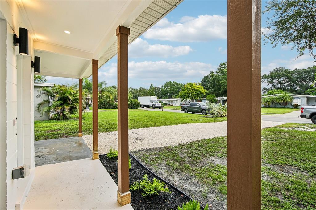 334 E CORNELIUS CIRCLE, SARASOTA, FL — photo 5 of 26