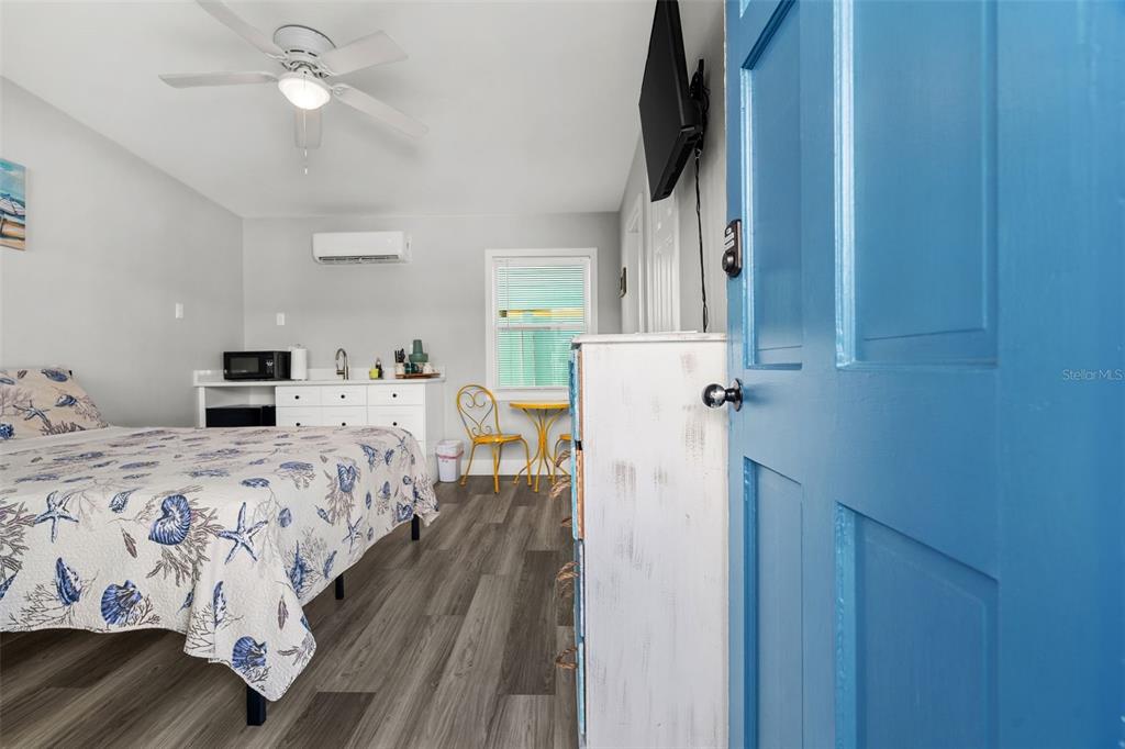 13343 GULF BOULEVARD UNIT B5, MADEIRA BEACH, FL — photo 5 of 24