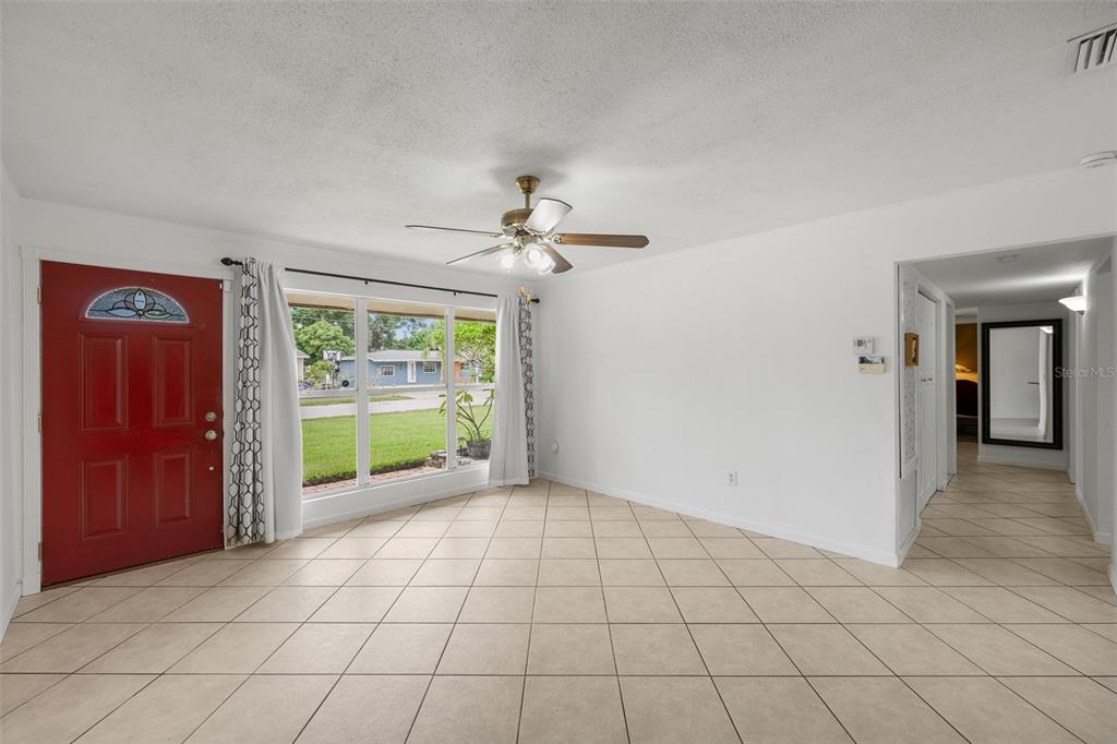 3705 W TYSON AVENUE, TAMPA, FL — photo 3 of 25