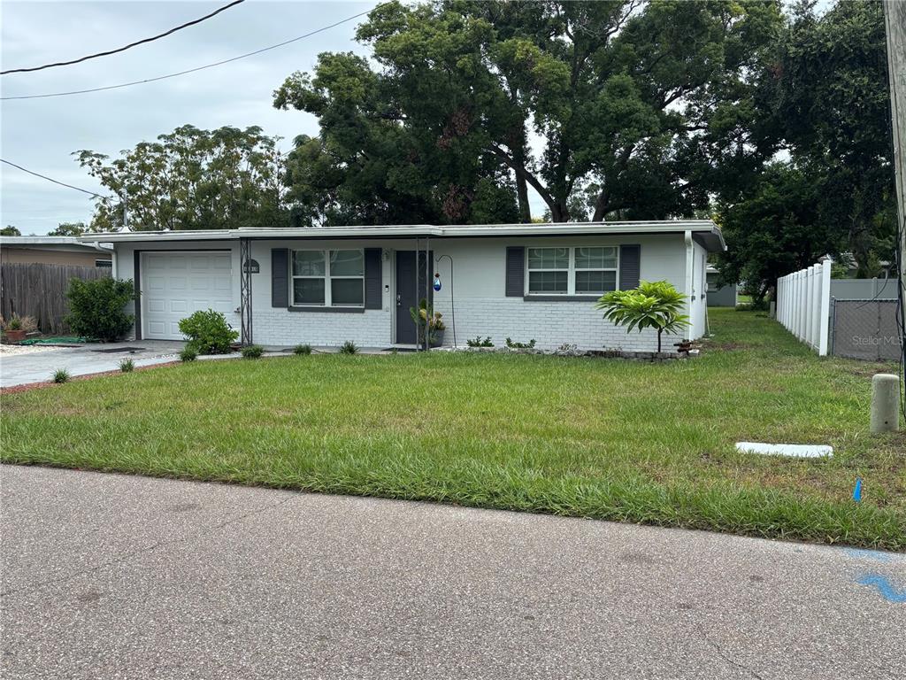11010 HASSLE AVENUE, PORT RICHEY, FL — photo 4 of 19