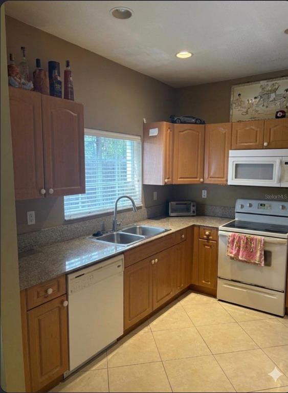 7668 S STONECREEK CIRCLE, HOLLYWOOD, FL — photo 3 of 17