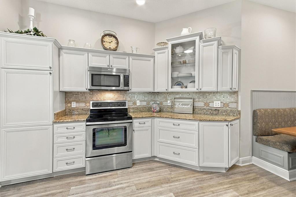 958 LONG LEAF LANE, THE VILLAGES, FL — photo 4 of 30