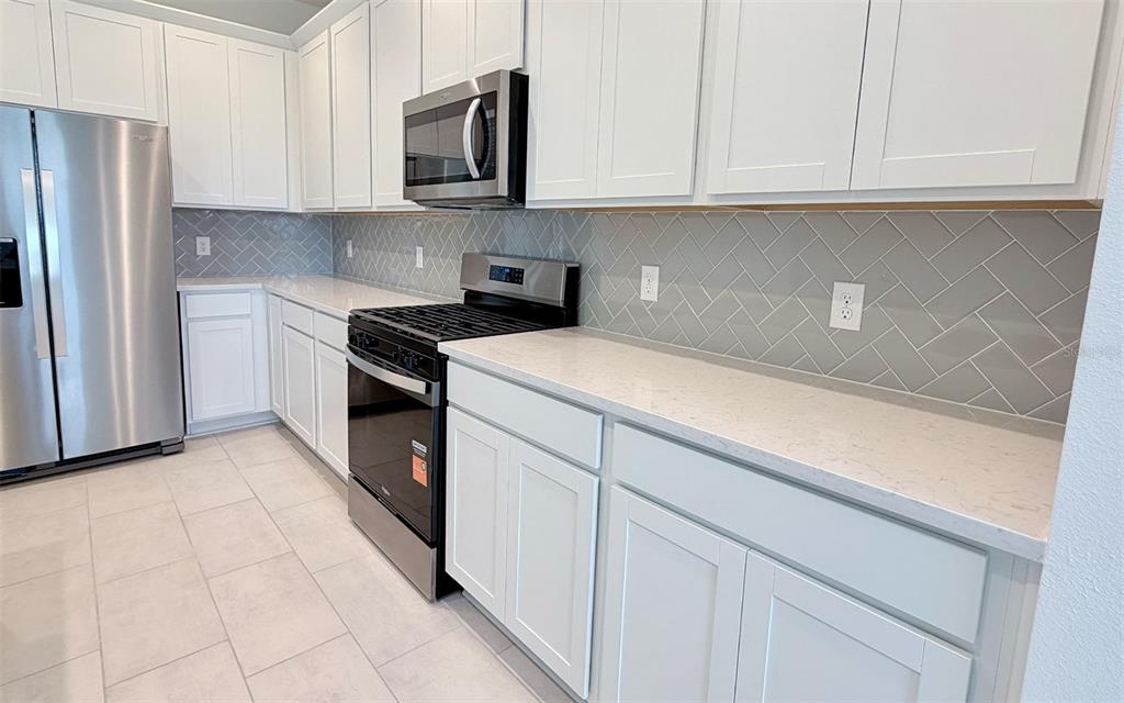 6736 SPOTTED EAGLE LOOP, HOWEY IN THE HILLS, FL — photo 4 of 12