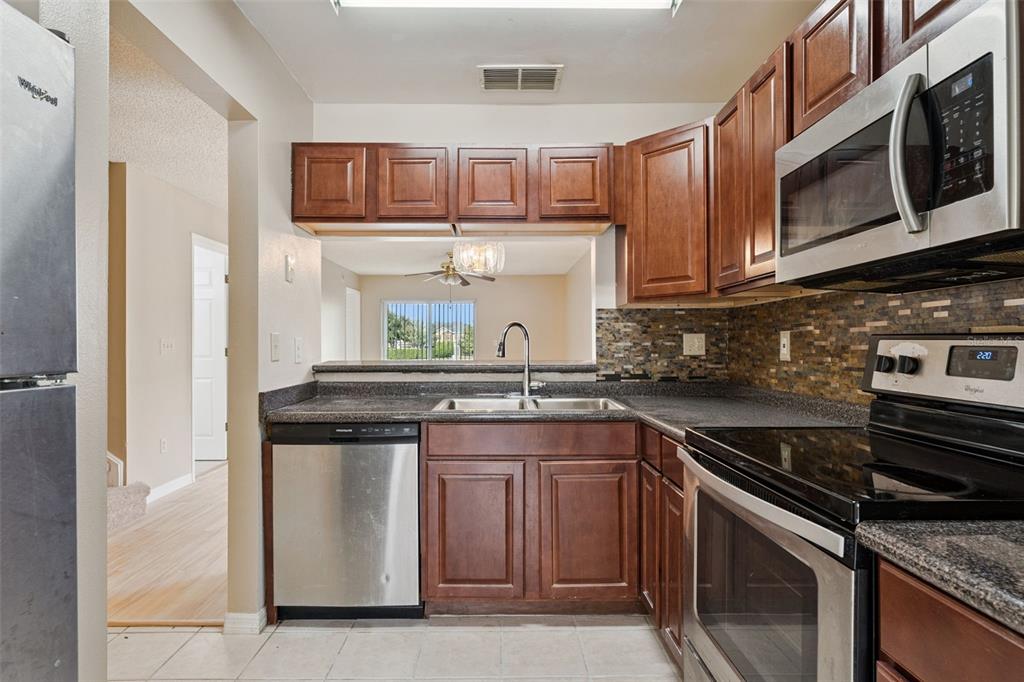 1192 N FAIRWAY DRIVE UNIT 1192, APOPKA, FL — photo 3 of 24