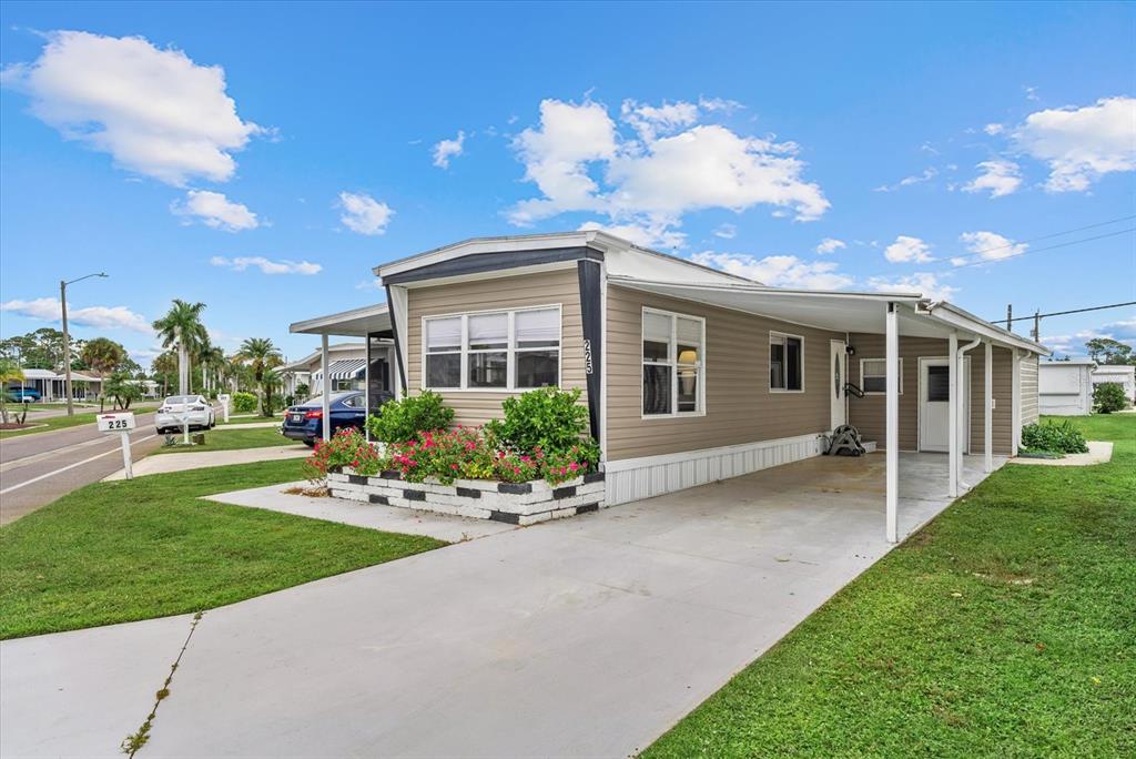 225 BLACKBURN BOULEVARD, NORTH PORT, FL — photo 2 of 30