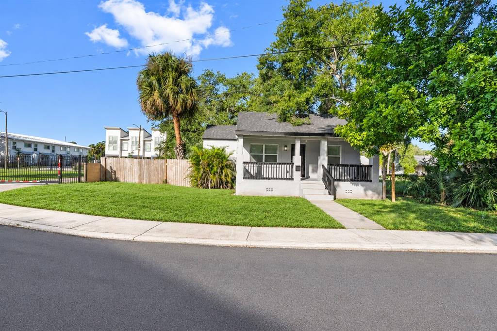 1757 QUEEN STREET S, ST PETERSBURG, FL — photo 3 of 50