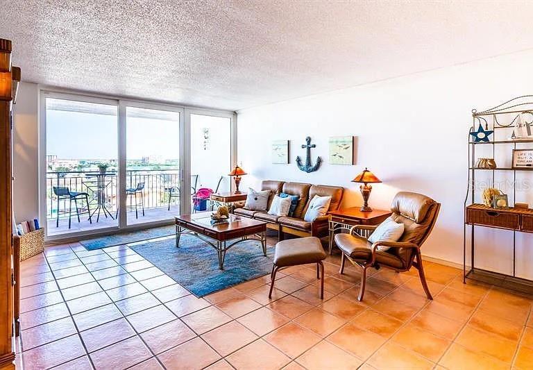 675 S GULFVIEW BOULEVARD UNIT 805, CLEARWATER, FL — photo 2 of 33