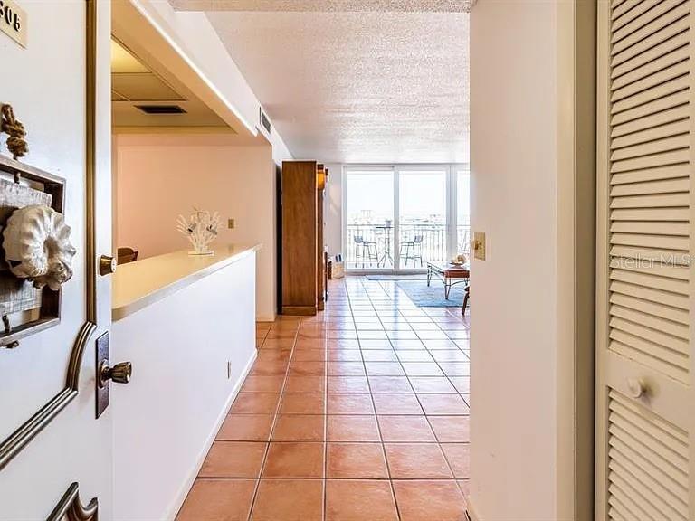 675 S GULFVIEW BOULEVARD UNIT 805, CLEARWATER, FL — photo 5 of 33