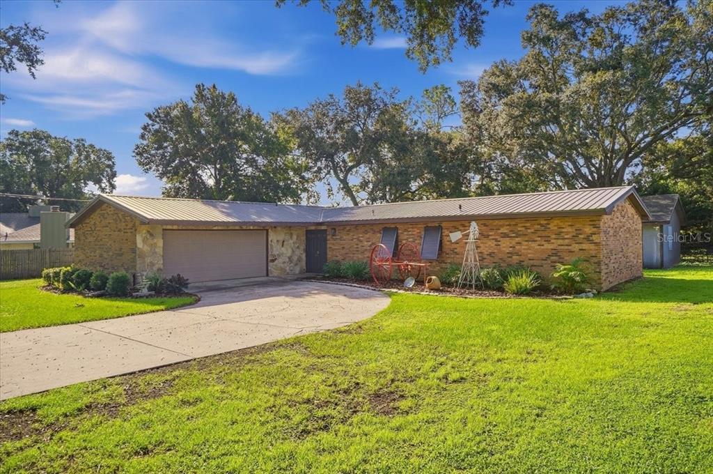 611 E HIGHLAND DRIVE, LAKELAND, FL — photo 2 of 52