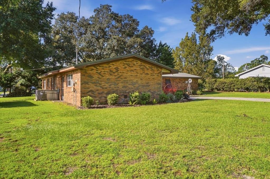 611 E HIGHLAND DRIVE, LAKELAND, FL — photo 5 of 52