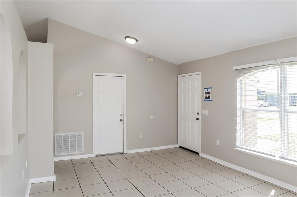 111 BONITO WAY, POINCIANA, FL — photo 4 of 15