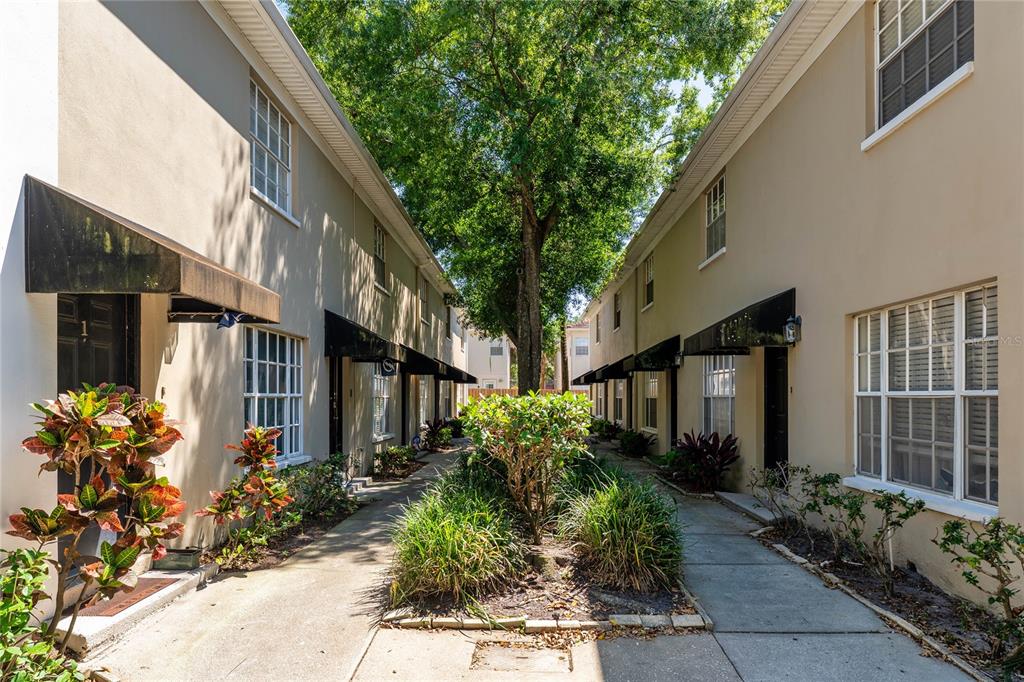 408 S ARRAWANA AVENUE UNIT B4