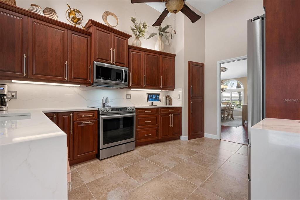 512 WARWICK DRIVE, VENICE, FL — photo 4 of 30