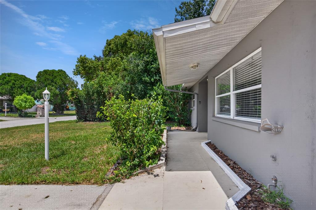 1923 ALBANY DRIVE, CLEARWATER, FL — photo 2 of 30
