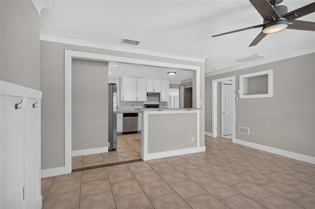 1923 ALBANY DRIVE, CLEARWATER, FL — photo 5 of 30