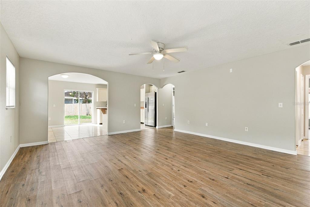 942 WILLIE MAYS PARKWAY, ORLANDO, FL — photo 2 of 16