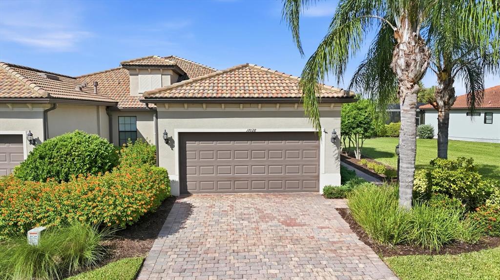 17128 KENTON TERRACE, LAKEWOOD RANCH, FL — photo 4 of 30