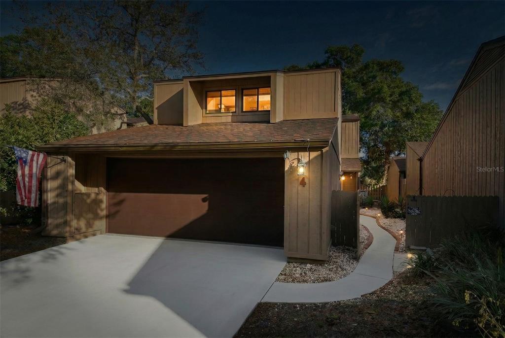 4 STONEQUARRY TRAIL